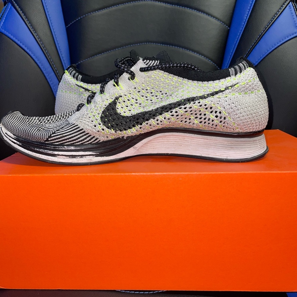 Nike Flyknit Racer - Picture 5 of 5